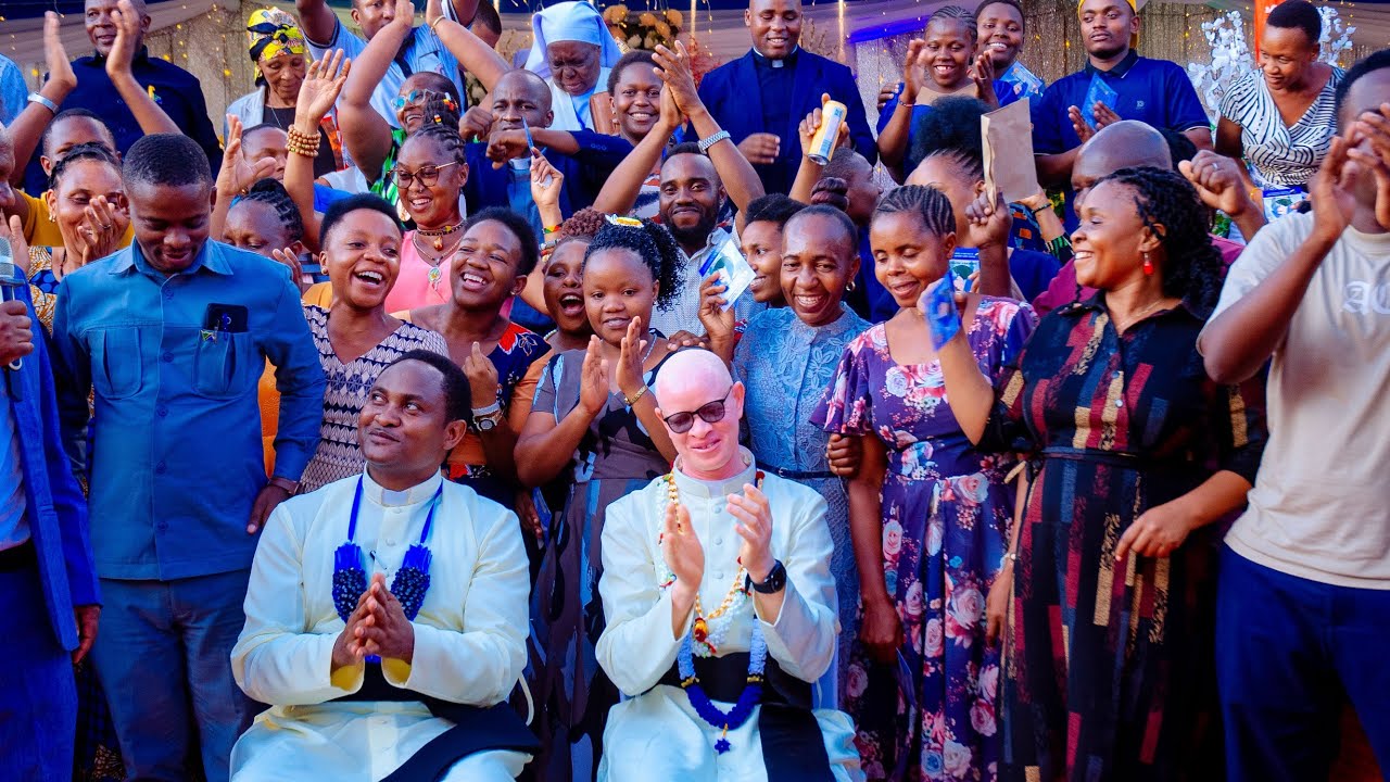 TAZAMA MAPOKEZI YA PADRE GODREY PATRICK JOSEPH.PAROKIA YA ROHO MTAKATIFU KIBOSHO MANGO