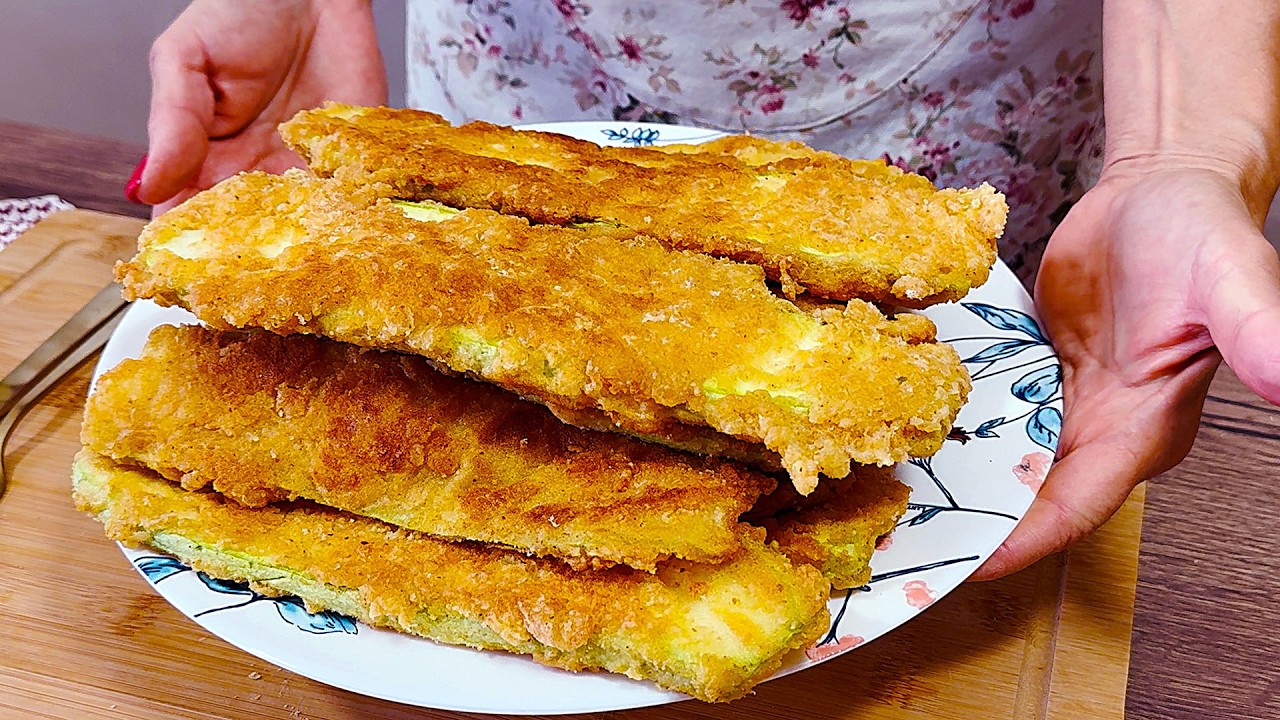 роскошный стейк из кабачков! Этот рецепт очень простой, быстрый и вкусный в приготовлении!