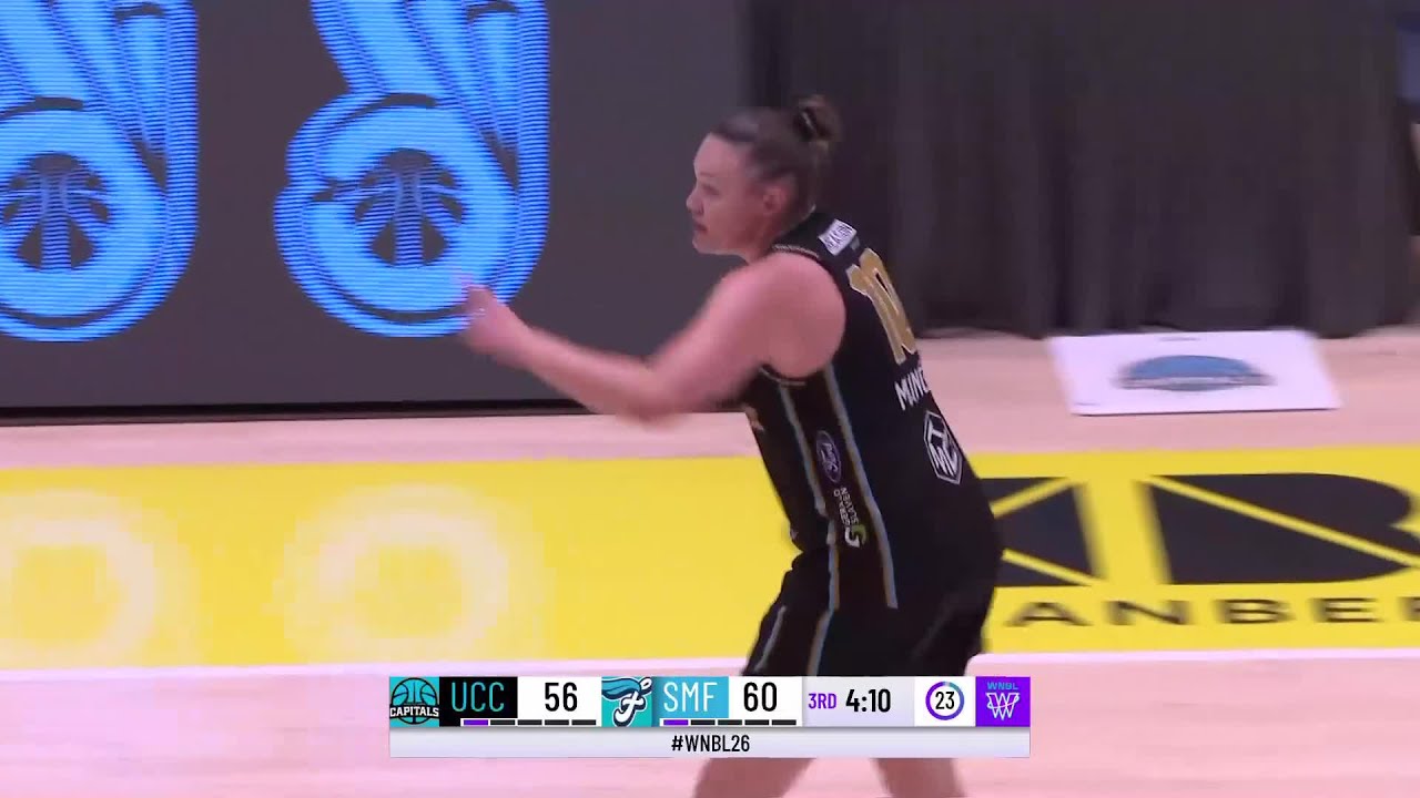 Nicole Munger with 17 Plays Southside Melbourne Flyers
