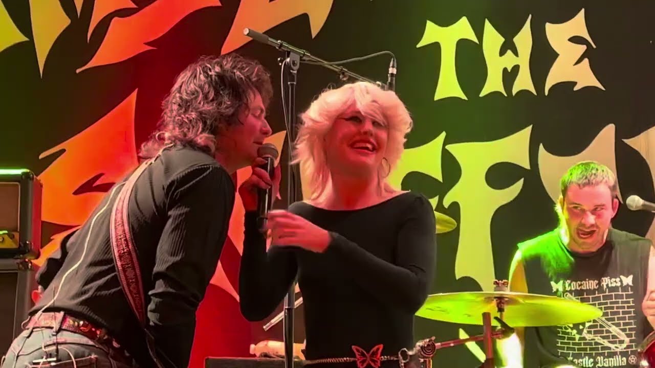 Amyl and the Sniffers - Security, Live at the Waiting Room Lounge, Omaha, NE (10/18/2023)
