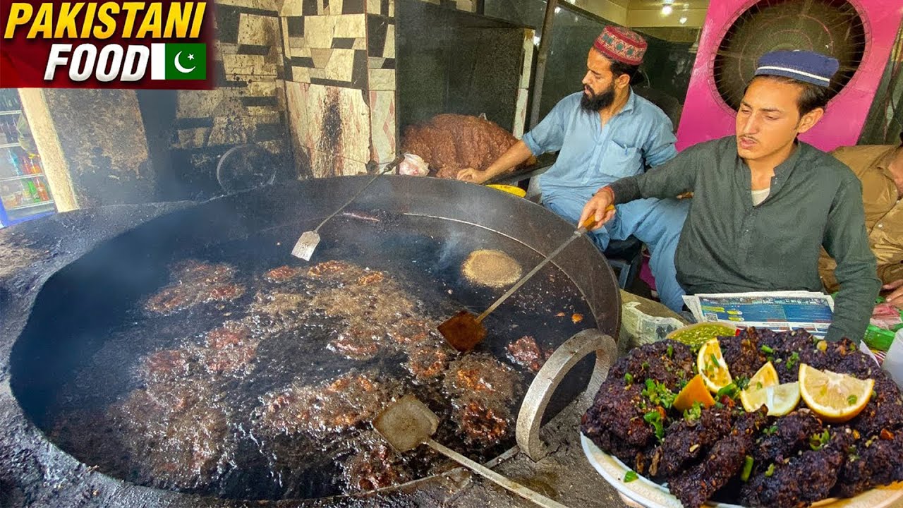 World Famous Qasim Chapli Kabab Recipe - Street Food Mardan | پاکستانی مشهور کباب