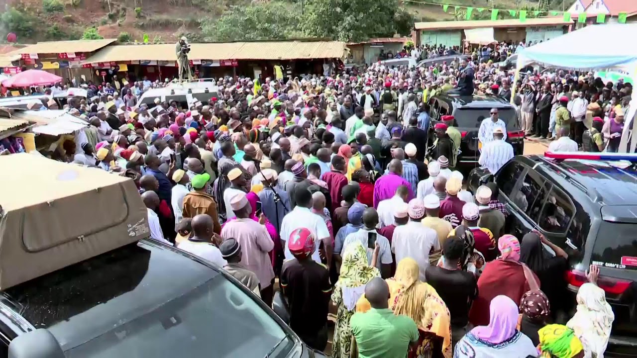 WAZIRI MKUU ANAZUNGUMZA NA WANANCHI SONI