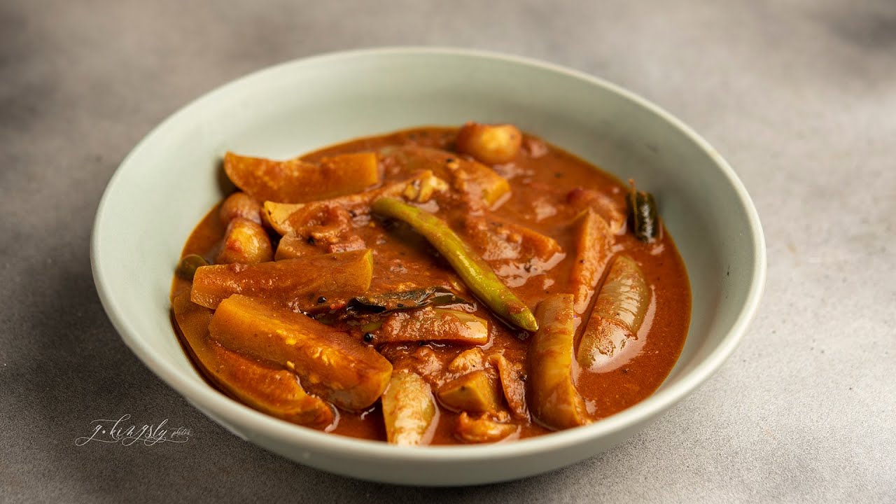 Kathirikai Kara Kuzhambu | Spicy Brinjal Curry | Manchatti Kitchen
