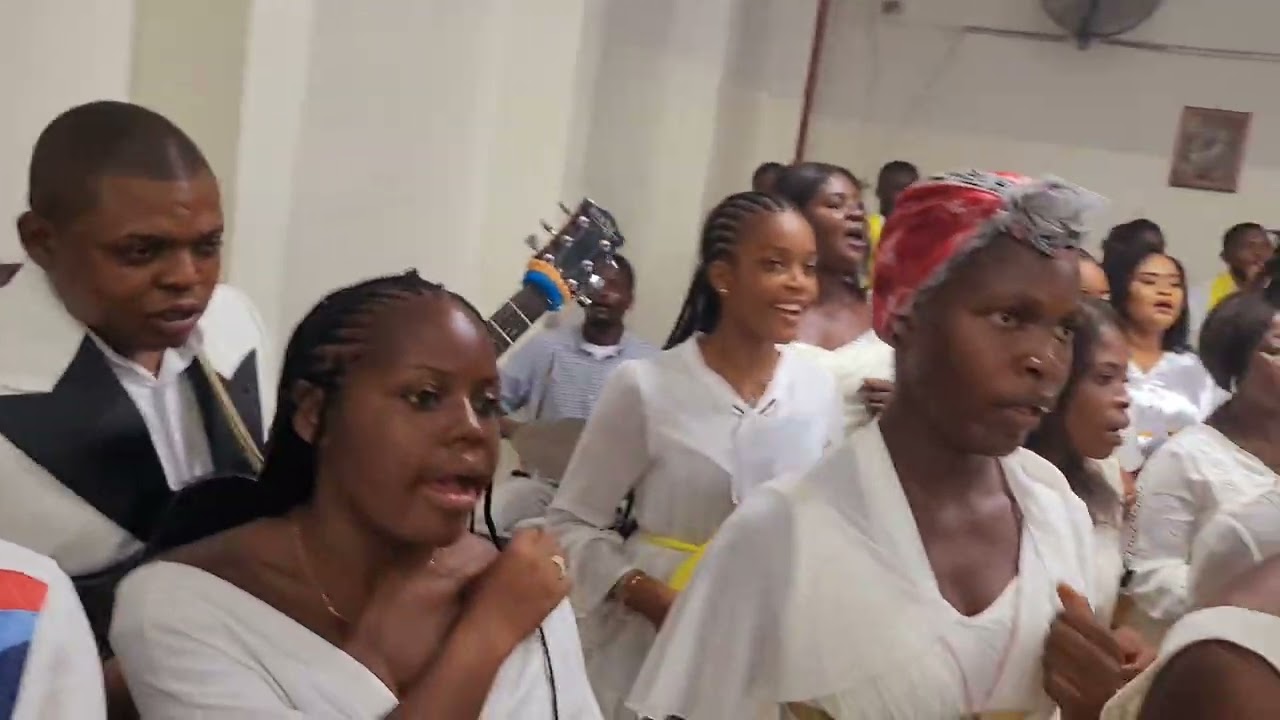 Santu wa Longo, Paroisse Saint Michel Bandal, messe samedi Saint 2024