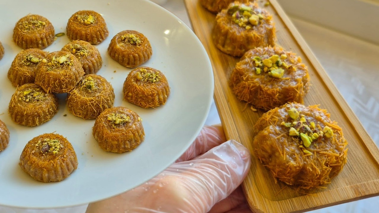 ثلاث وصفات بهذا الفديو للعيد حلويات بدون فرن و كعك