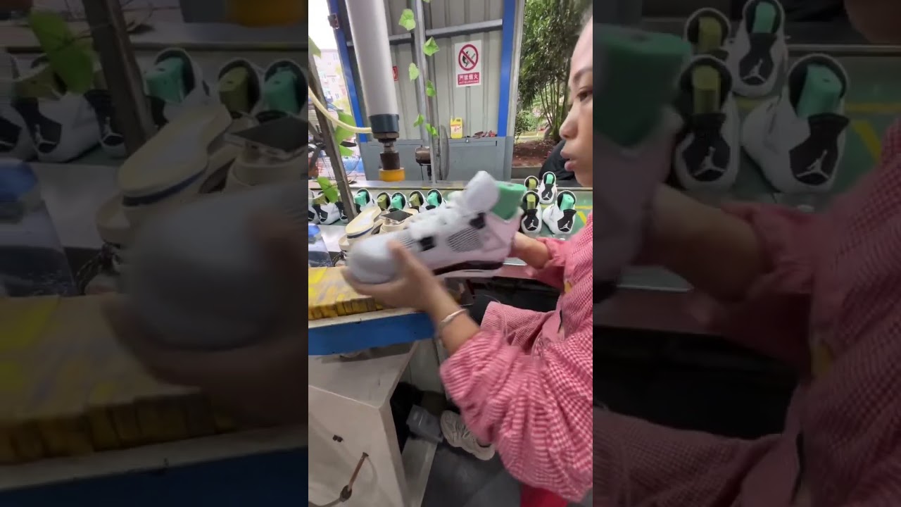 Watch how the UA/FAKE Jordan 4 Retro &ldquo;Military Black&rdquo; are made in overseas factories 👀🛠️
