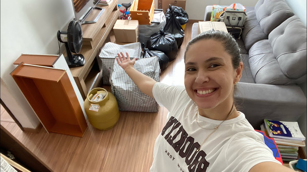 VLOG: DIA DA MUDANÇA | CORRERIA TOTAL |DESAPEGUEI DE MÓVEIS| COMPREI COLCHÃO NA CAIXA + DESABAFO