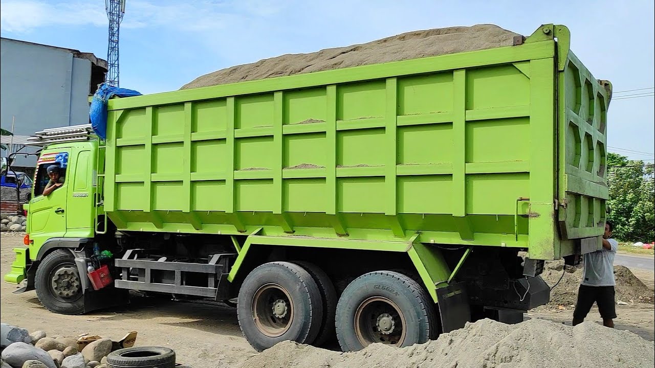 Dump Truk//Mobil Truk Pasir Hino 500 Jomplang Muatan 30,Kubik