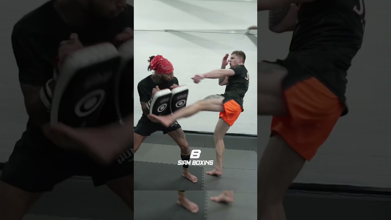 30 Kicks in 15 Seconds - Muay Thai Beast Liam Griffin #muaythai #martialarts #siamboxing