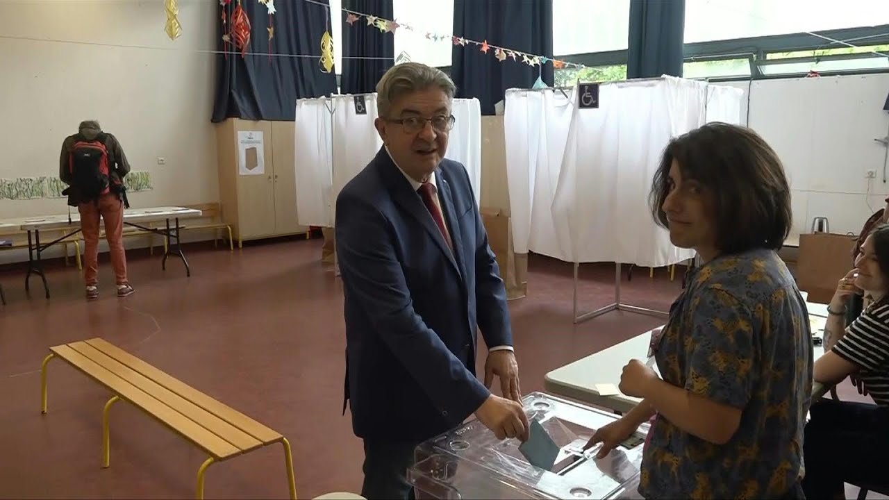 Législatives: Jean-Luc Mélenchon vote à Paris | AFP Images