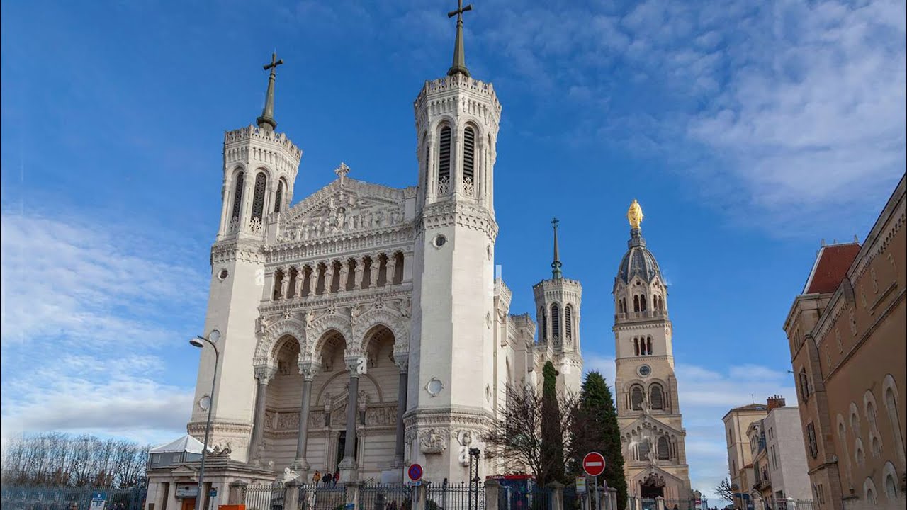 LA BASILICA NOTRE  DAME DE FOURVIERE( LIONE)