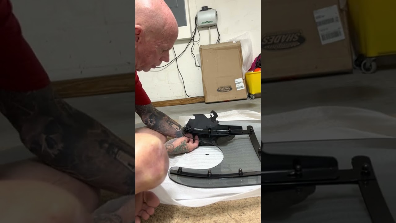 Memphis fats versus Memphis Slim windshield install.￼