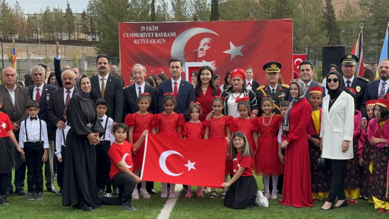 Midyat&rsquo;ta 29 Ekim Cumhuriyet Bayramı&rsquo;nın 102. Yıl Coşkusu
