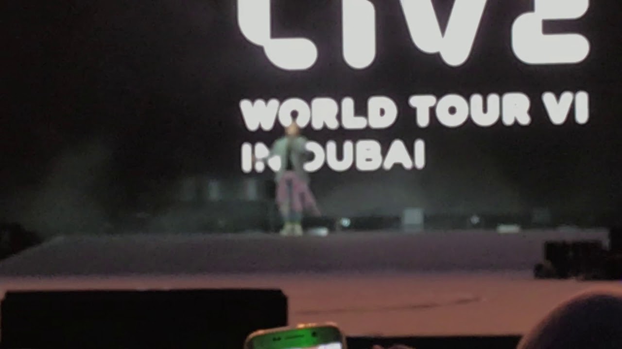 Henry Intro - Super Junior SMTOWN in Dubai (06-Apr-2018)