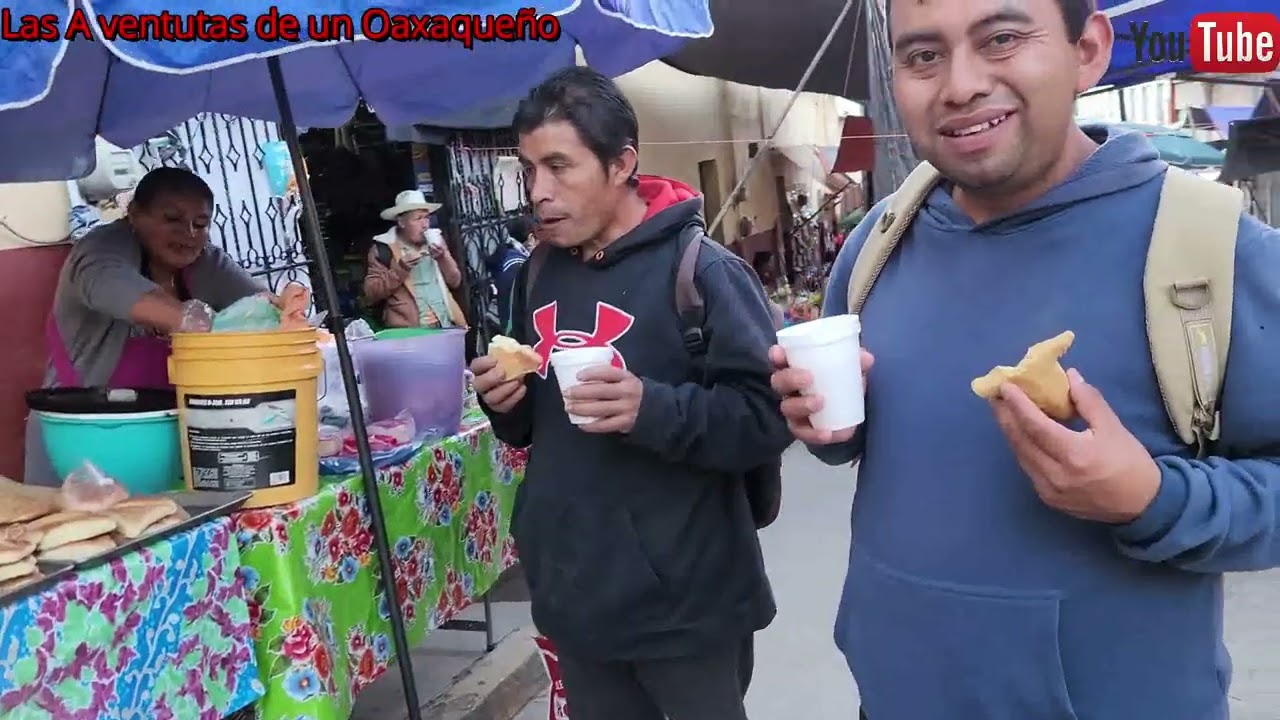  Un día de plaza en nuestro distrito antes  de  todos santos y fieles difuntos