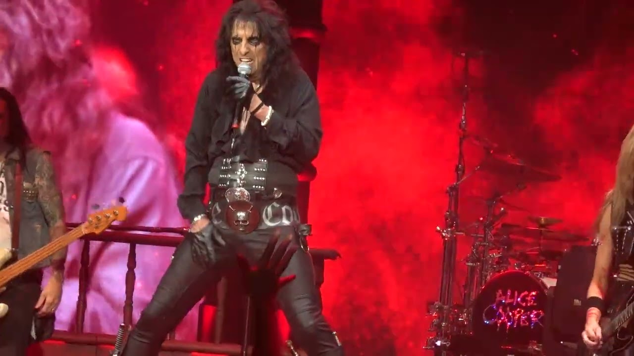 Alice Cooper Live 2024 🡆 He's Back (The Man Behind the Mask) 🡄 Sept 15 ⬘ The Woodlands, Texas