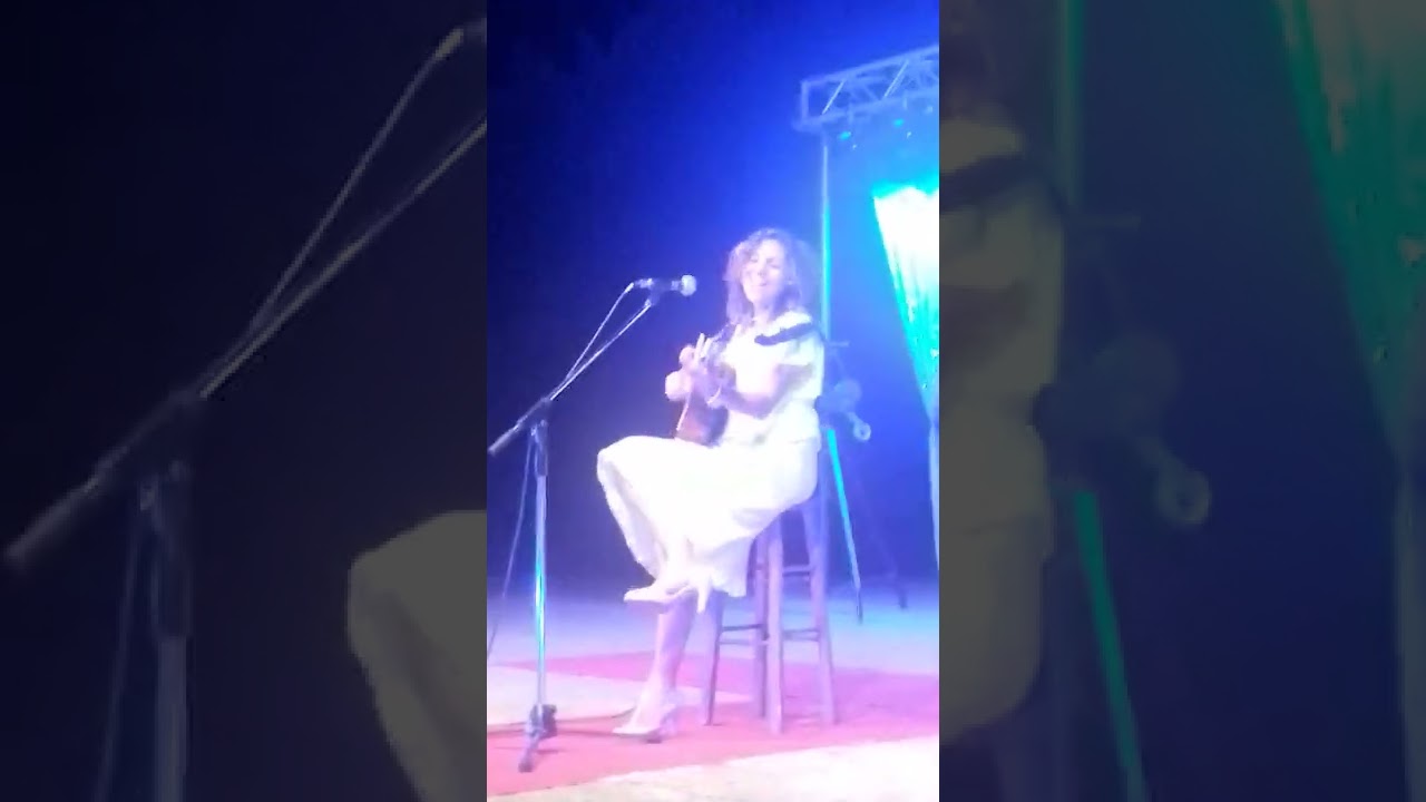 Adriana Ruocco ospite a Vallo della Lucania Sanremo 1996 Miss Cilento 2022