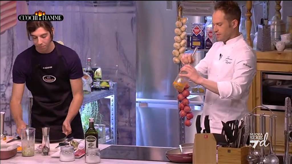 Cuochi e Fiamme - Pasta al pomodoro e scamone (Puntata 21/05/2015)