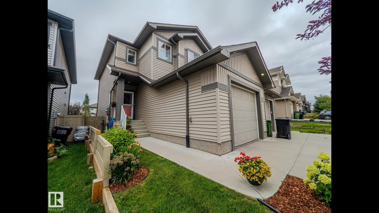 Modern Maple Crest Duplex For Sale | 4420 5 Street NW Edmonton