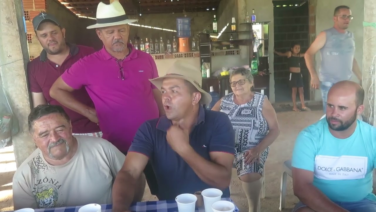 Poeta Marquinho da Serrinha, São José do Egito (PE) põe sua poesia a favor de um cachorro