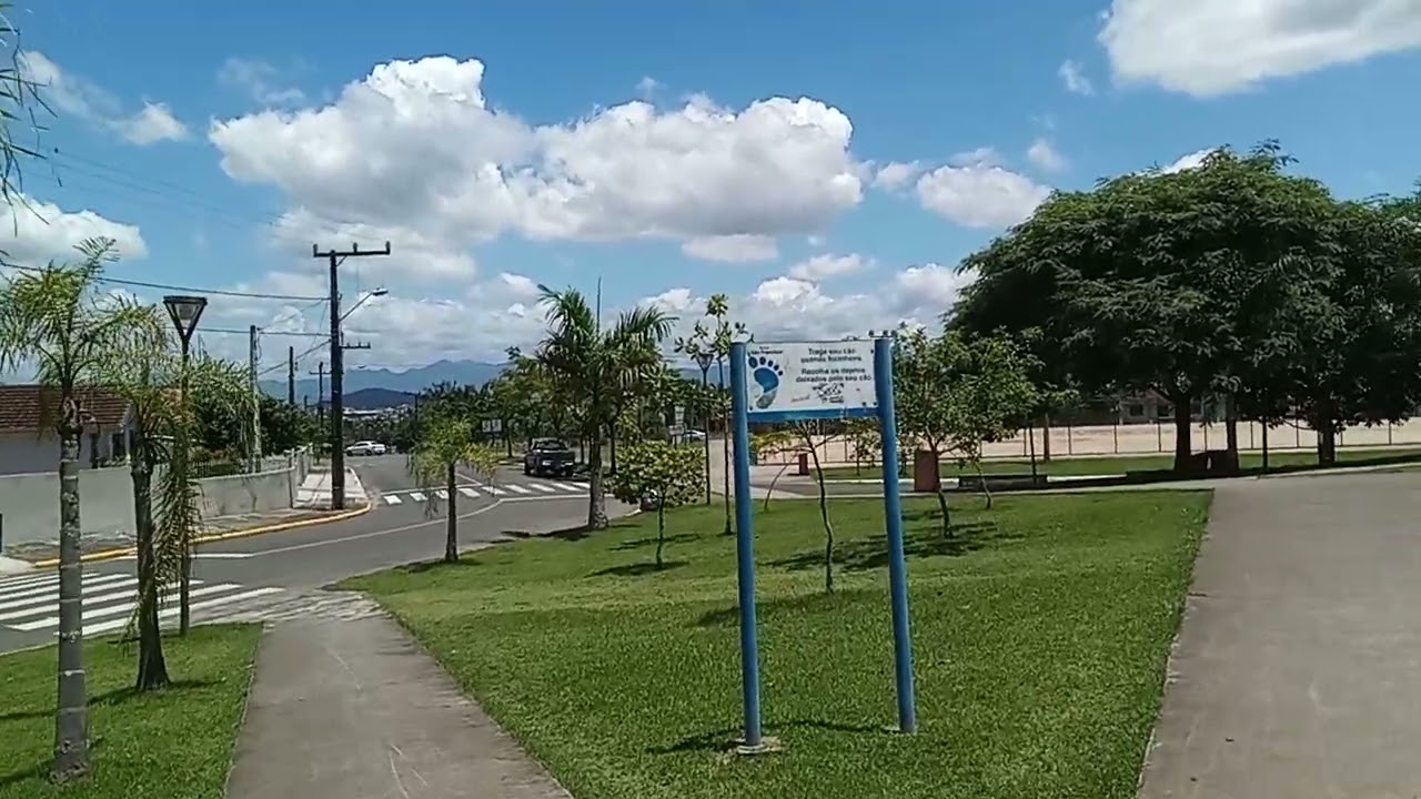 Alugar ou comprar casa no bairro Adhemar Garcia. bairro top da Sul de joinville.