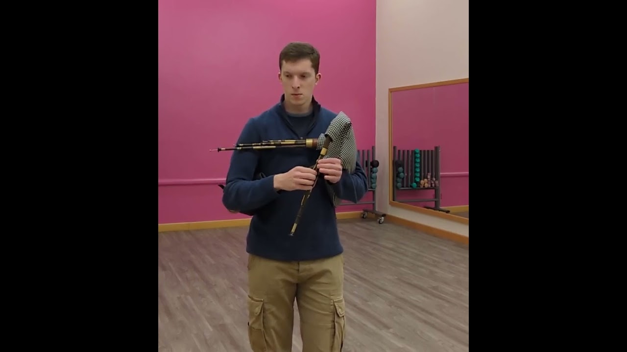 Northumbrian pipes: Miss Thompson's/The Sheffield/Alexander's