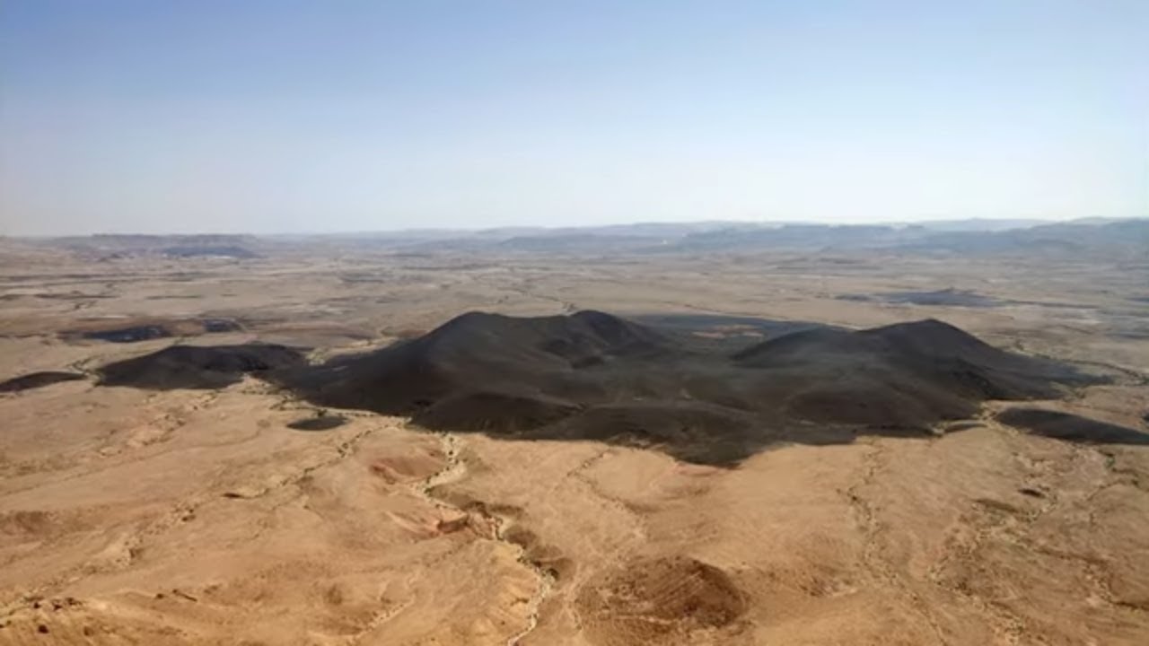 שביל ישראל ממצפה רמון למעלה מחמל (פארק הפסלים, מכתש רמון, גמלים, גבעת געש, מצד מחמל)