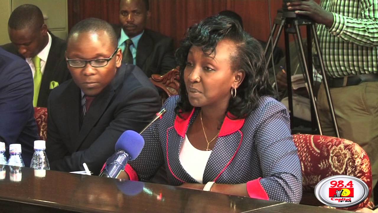 Shollei fights back, drags Ahmednasir in the mud