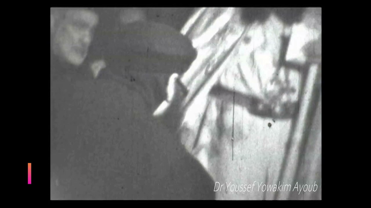 سيامة المتنيح الأنبا يؤانس أسقف الغربيه والأنبا باخوميوس بيد البابا شنوده 1971 تصوير د يوسف يواقم