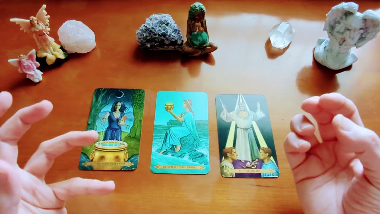 🧚‍♀️ Pick-A-Deck Love Reading 🔮 What messages do the cards have for you?