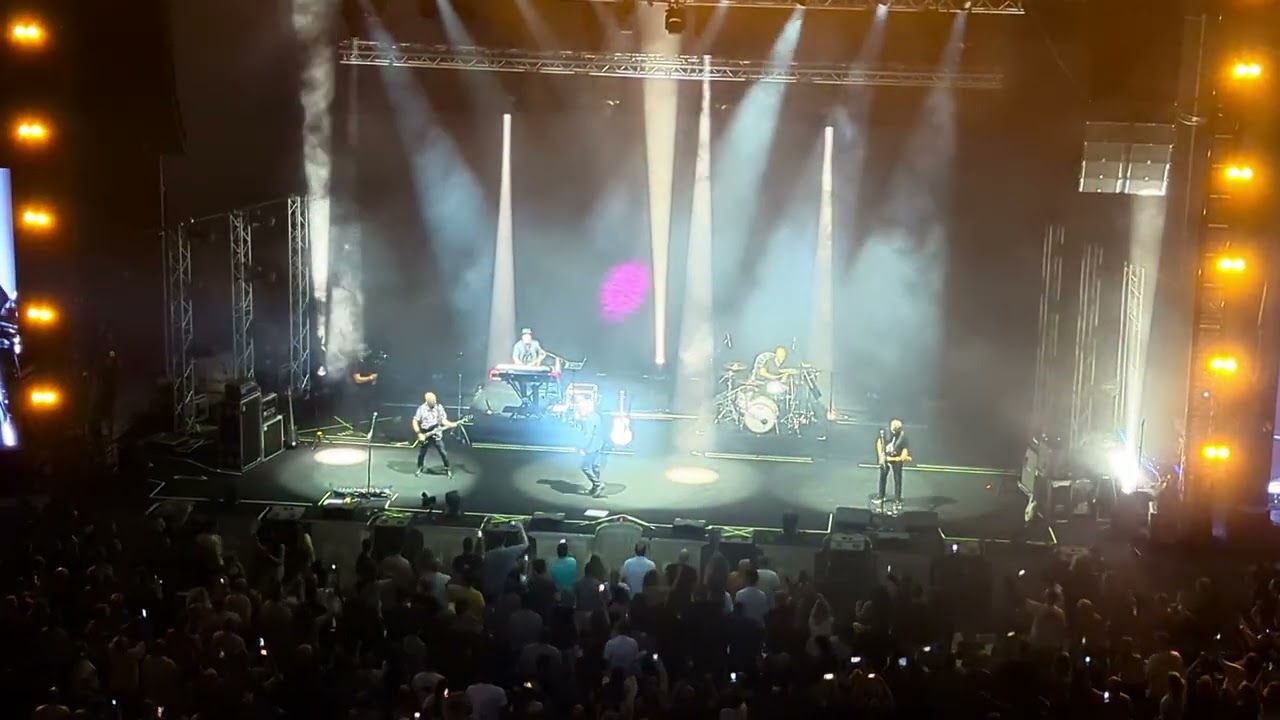 Mashina - She argued with him for hours (live @ Caesarea Sep 25, 2025) משינה - היא התווכחה איתו שעות