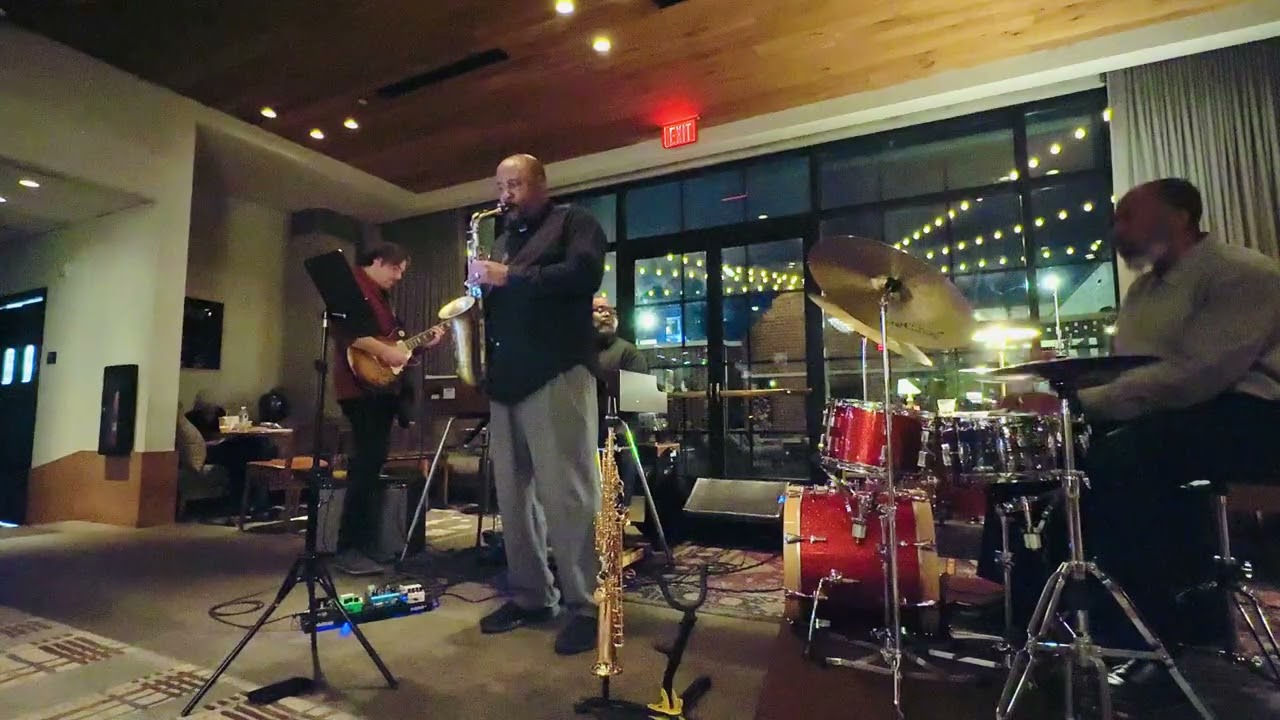 James Gaiters SoulRevival plays a sultry tune @TheJuntoHotel @jawgait 