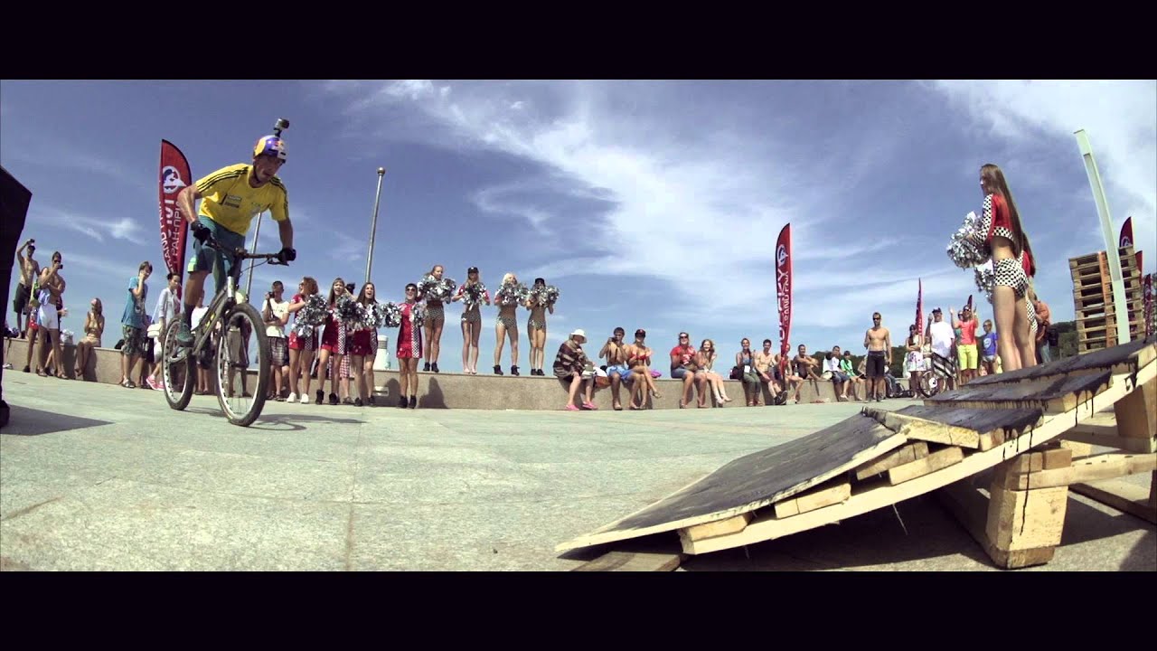 Belaey Kenny and friends discover Russky island