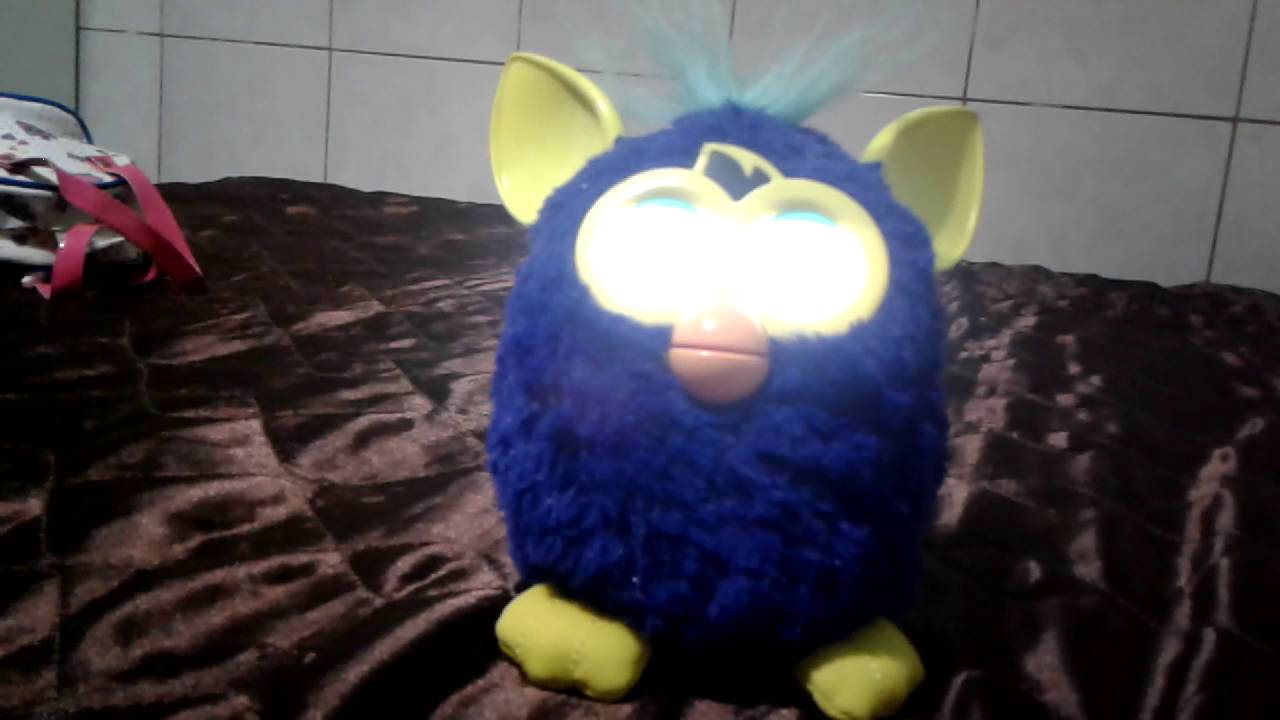 Furby  cantando  (parte  1)