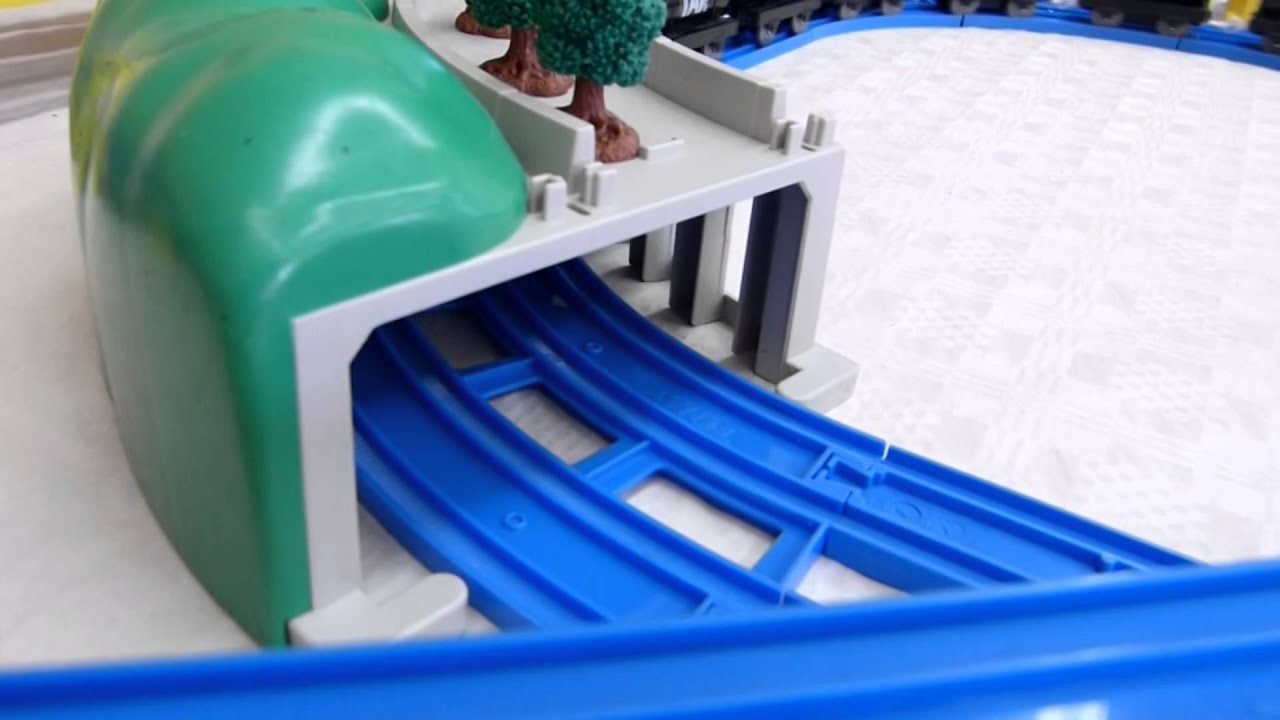 プラレール Tomy Thomas - Longer trains Vol.18: even longer trains [HD]