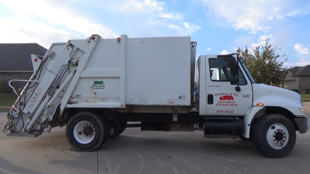 Bradshaw and Son Trash Service: International Durastar 4300 Pak-Mor RC100 RL