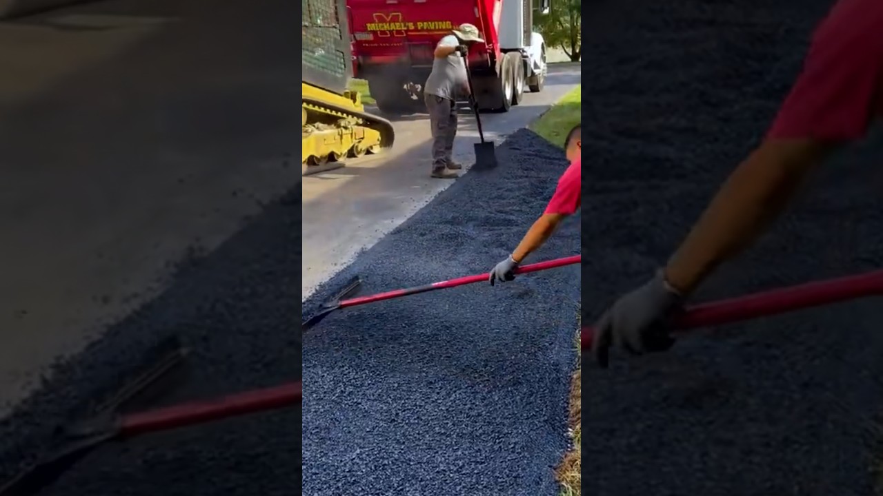Laying hot asphalt PT2✅ #construction #blacktop #paving #asphaltpaving #pavingcompany #asphaltpavers