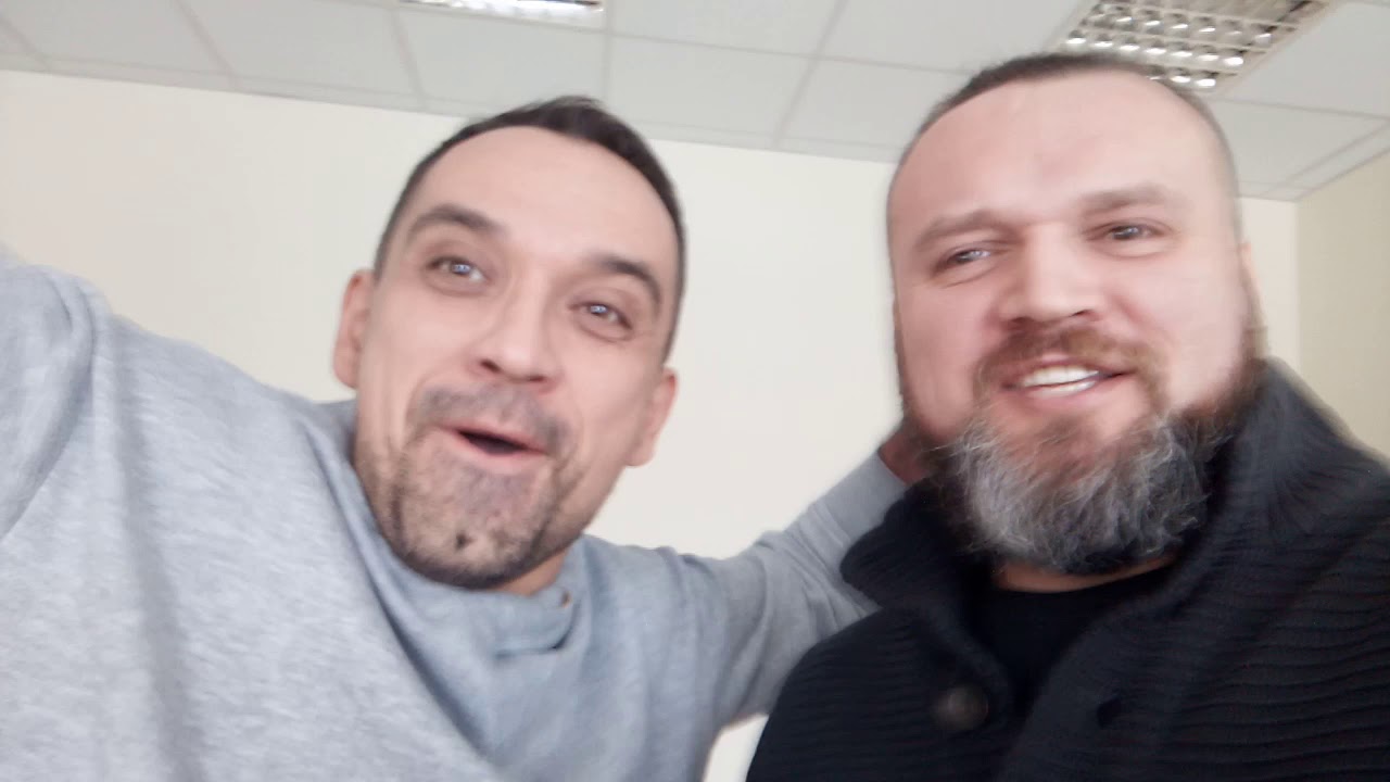 5 pytań do 3 x co? Alex Mackiewicz