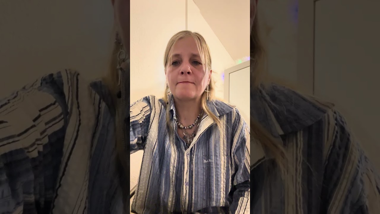 Почему ты не уходишь от него ??💃💃