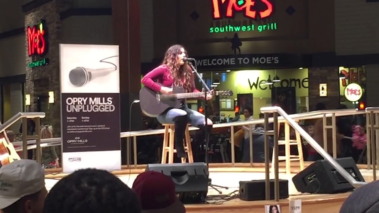 Suzi Oravec LIVE Opry Mills Performance - Suzi O
