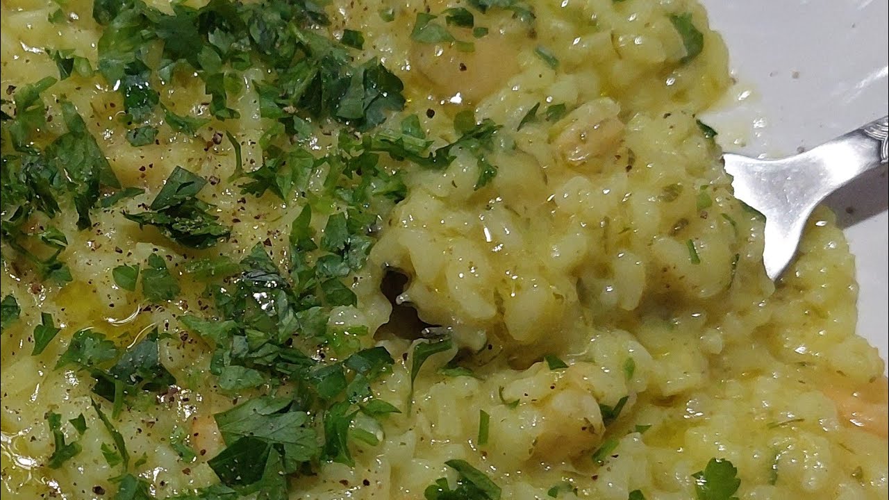 Risotto con crema di zucchine e gamberi