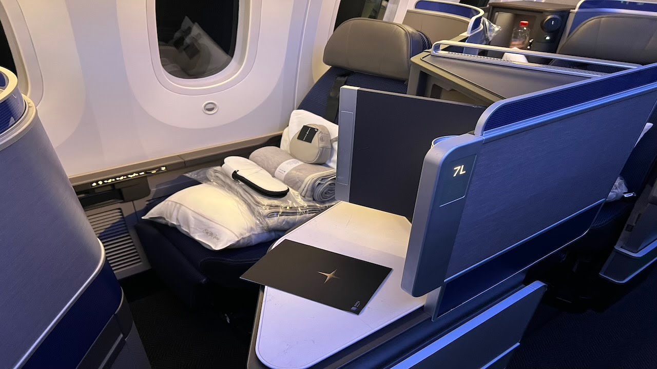 United Polaris Business Class (Johannesburg O. R. Tambo to Newark Liberty Airport) Boeing 787-9