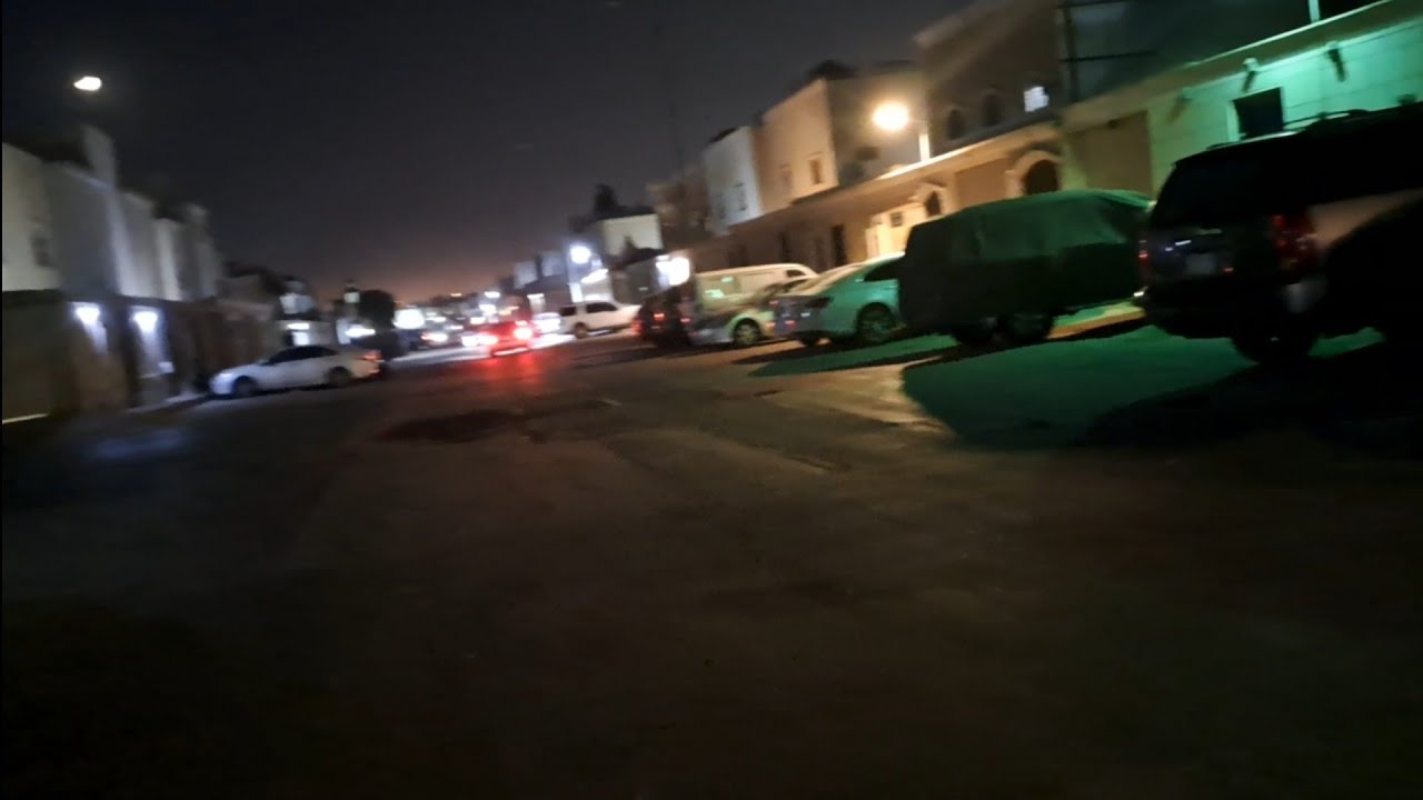 A Night walk.  Going to the shops//kingdom of saudi arabia #nightlife #shops #shopping.