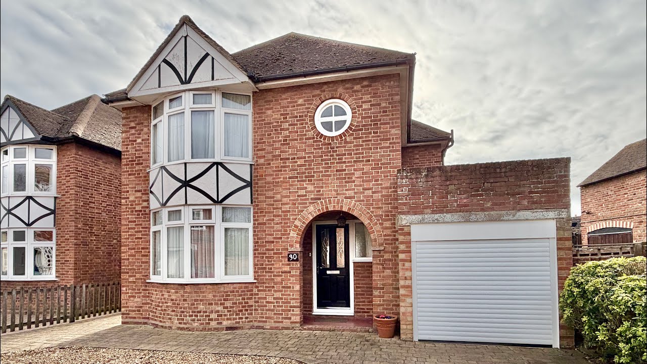 30 Cambridge Road, Godmanchester