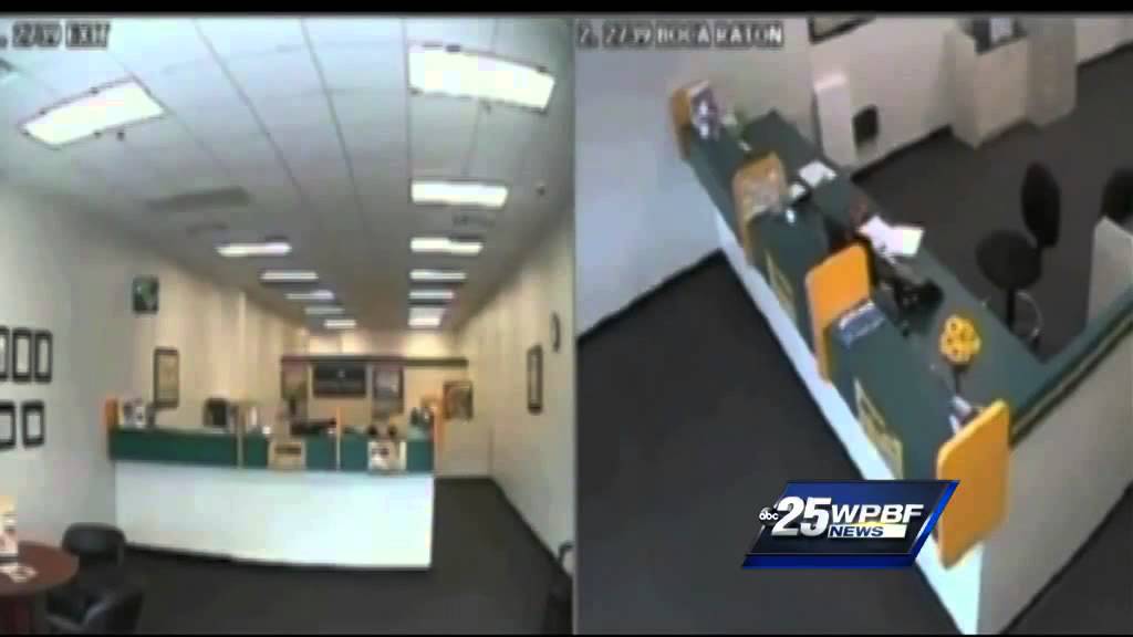 Rooftop robbers get away with cash