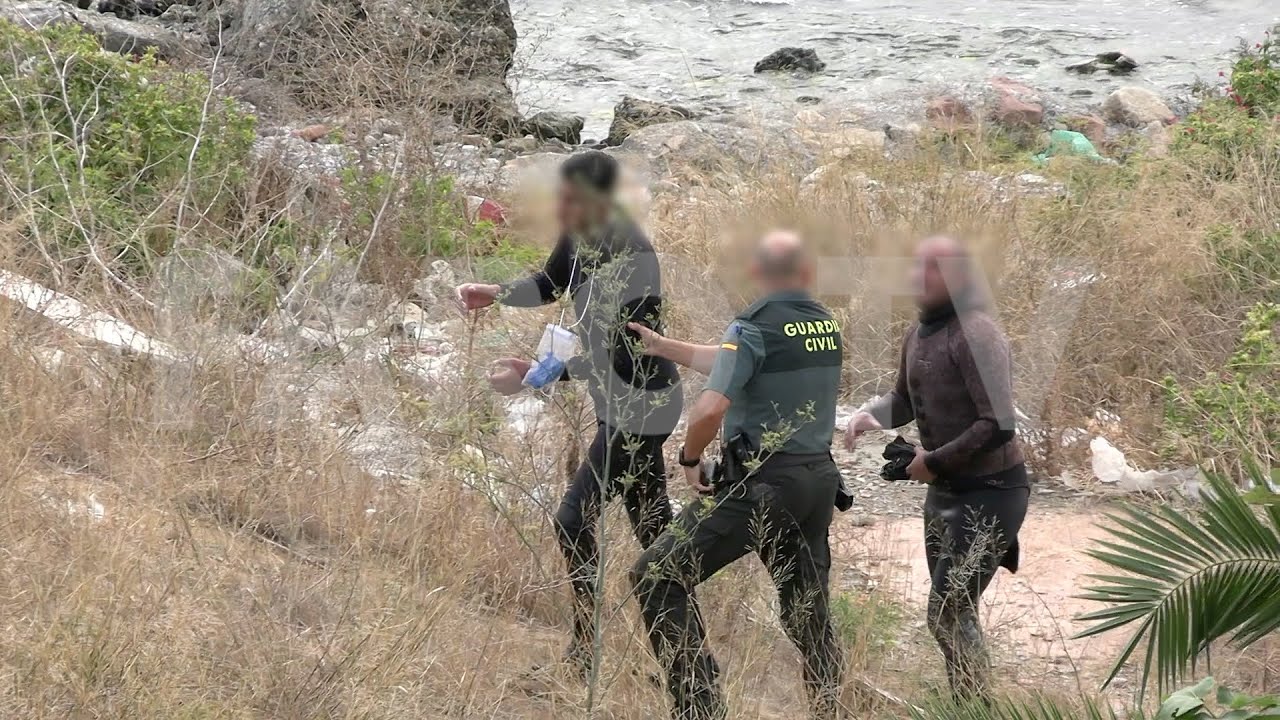 La Guardia Civil intercepta a inmigrantes que cruzaban a nado