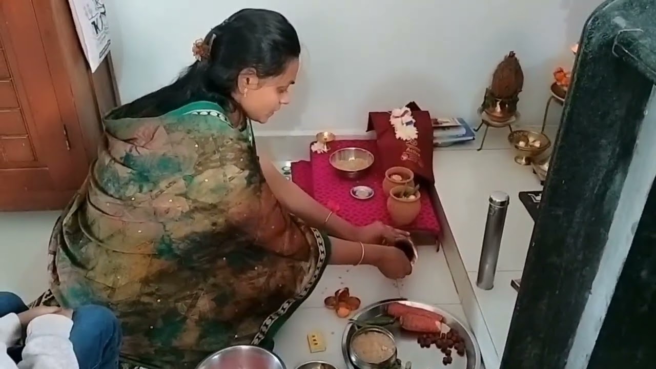 संक्रांती  तिळ गुळ घ्या गोड गोड बोला 