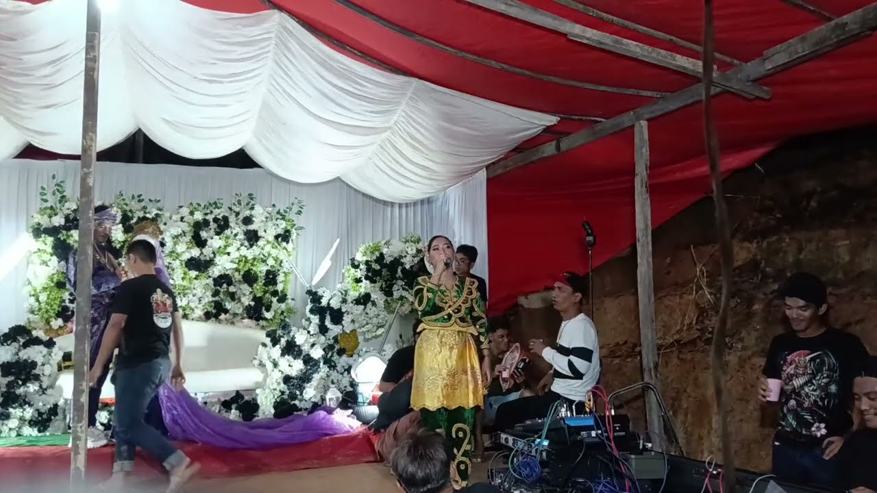 HAWAK TO INI LUPAHUN TAKAU.COVER BY.LALA.LIVE SHOW RJGROUP KG.SAGA
