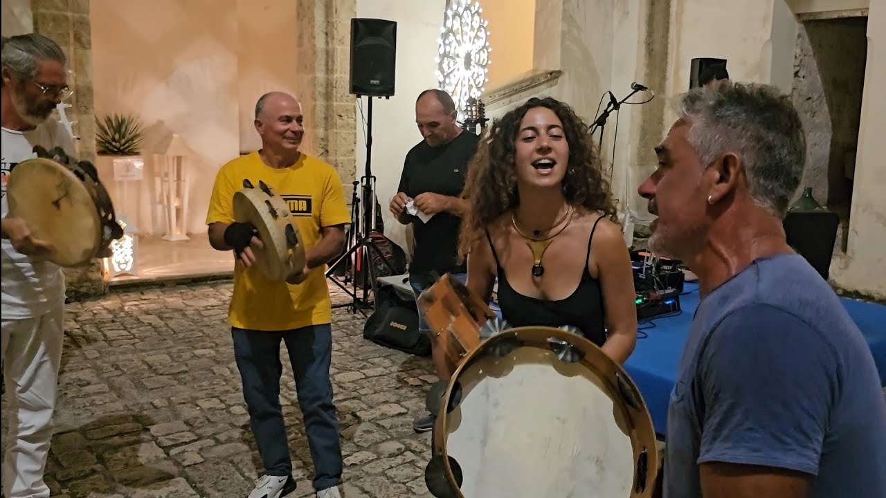 Ronda di pizzica post Concerto Provvisorio Popolare Matino 19 luglio 2023