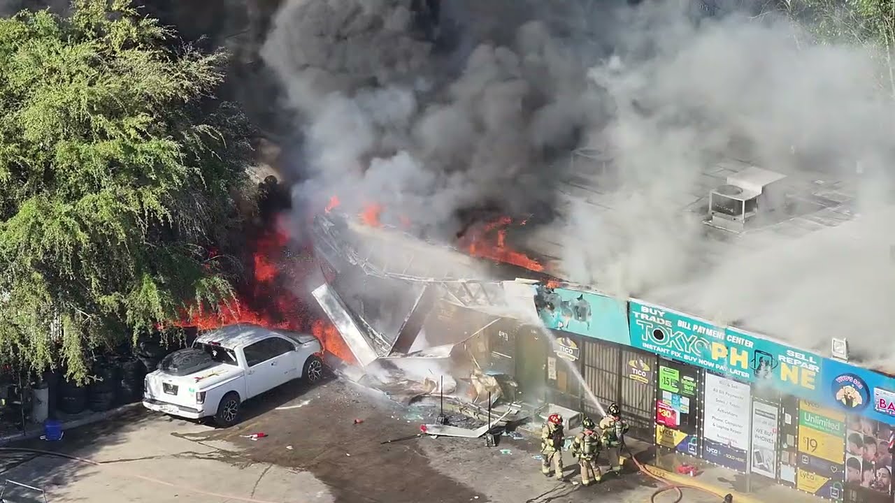 Houston Fire - Building Fire - E084, D064, L067, E064, M058, MPL064, SC15, E058, ALDEQ031